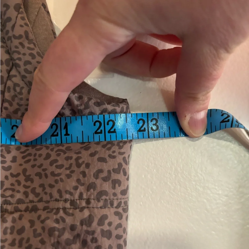 Thread & Supply Cropped Leopard Puffer Vest, size Large - Picture 6 of 6